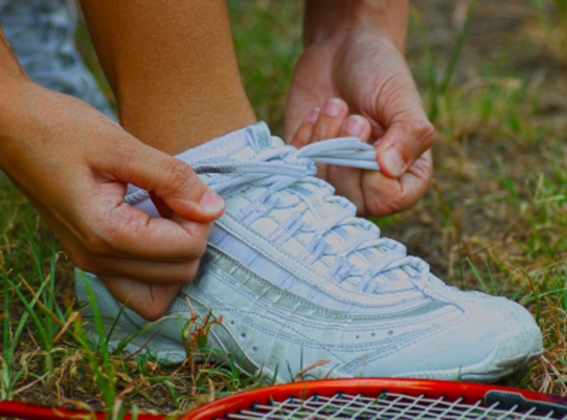 Tying Shoe Laces