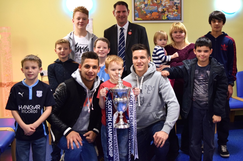 Dundee FC share trophy success with Tayside Children’s Hospital